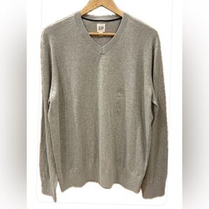GAP NWT V-Neck Gray Pullover Long Sleeves Sweater L